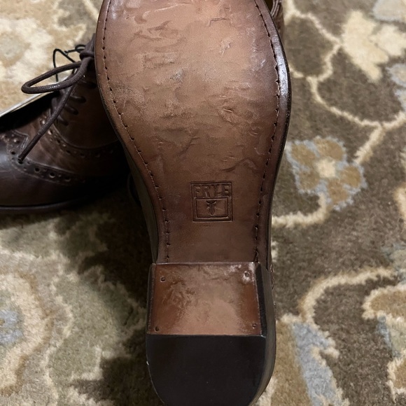 FRYE Maggie Leather Wingtip Perforated Oxfords Shoes womens Size 7.5 - Picture 5 of 5